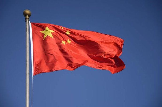 青岛一波16-0!杨瀚森举火烧天暴扣 用牵制力率领打出小高潮